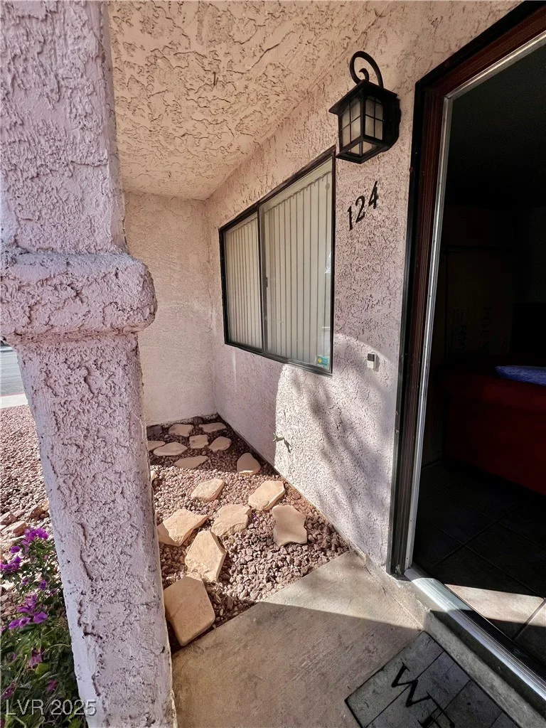 5266 Lisagayle, Las Vegas, NV 89103