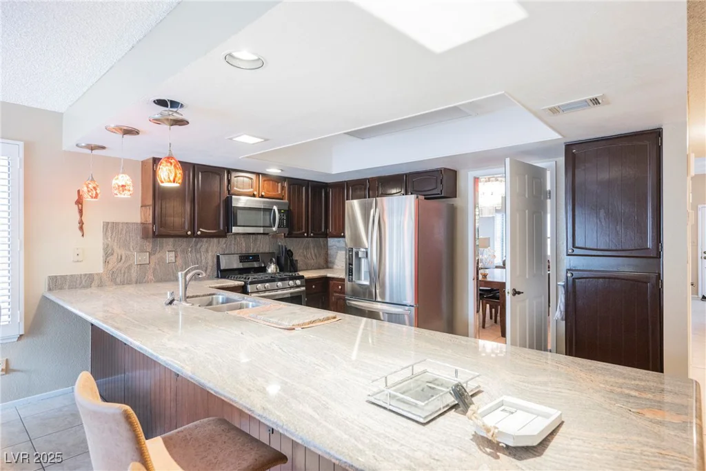 2015 Heritage Oaks, Las Vegas, NV 89119
