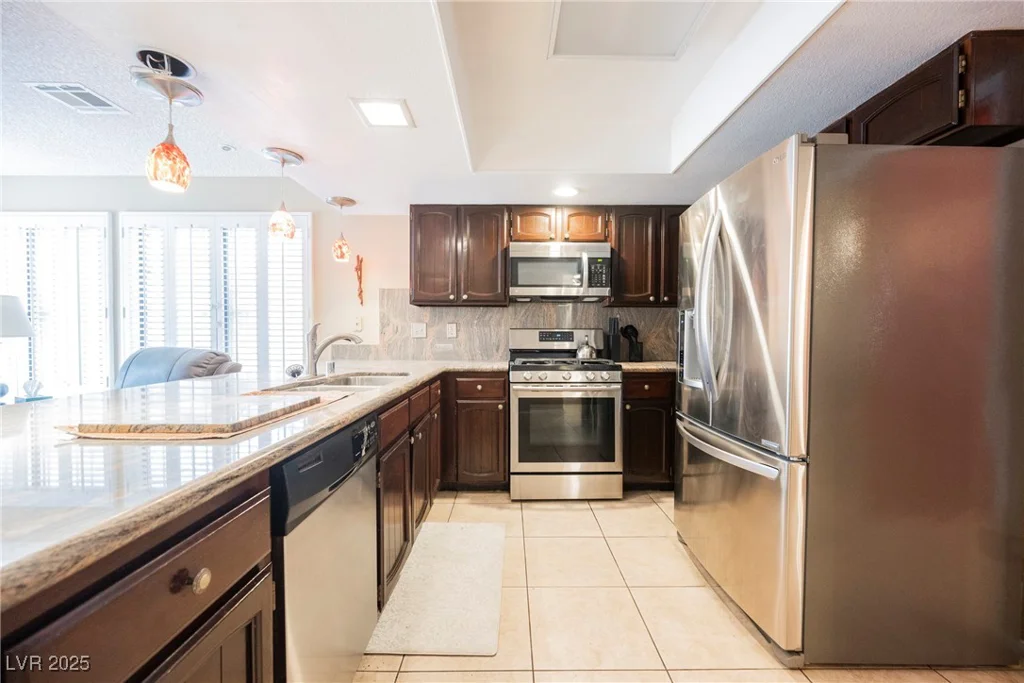 2015 Heritage Oaks, Las Vegas, NV 89119