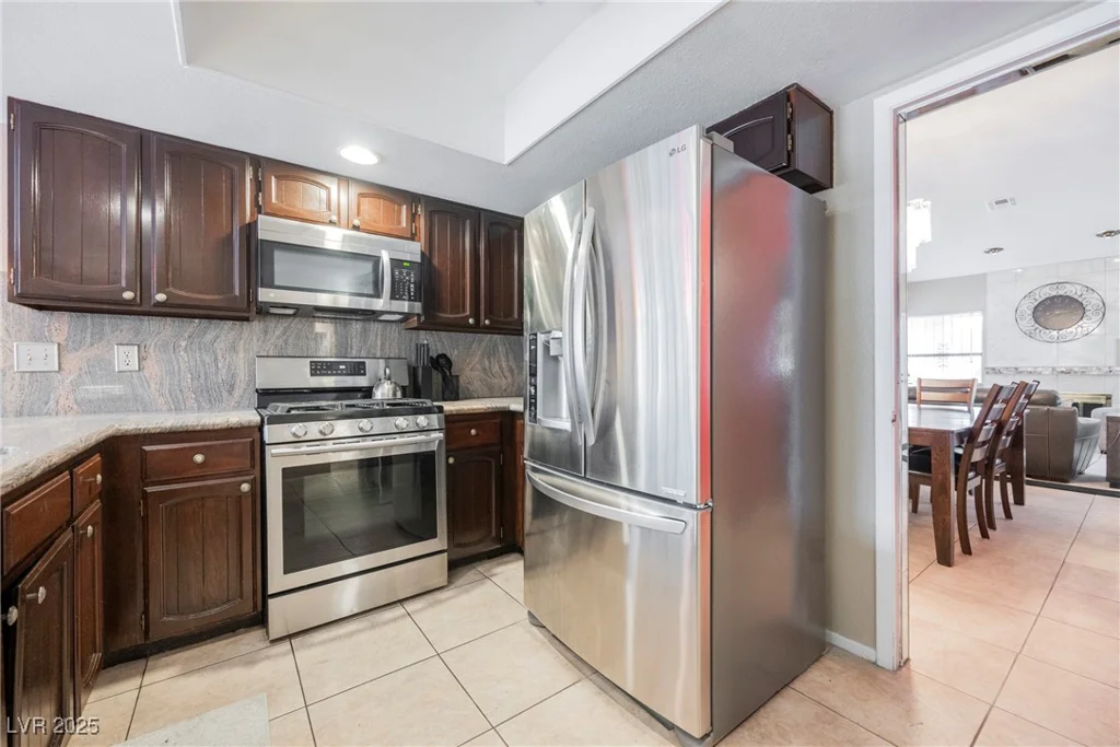 2015 Heritage Oaks, Las Vegas, NV 89119