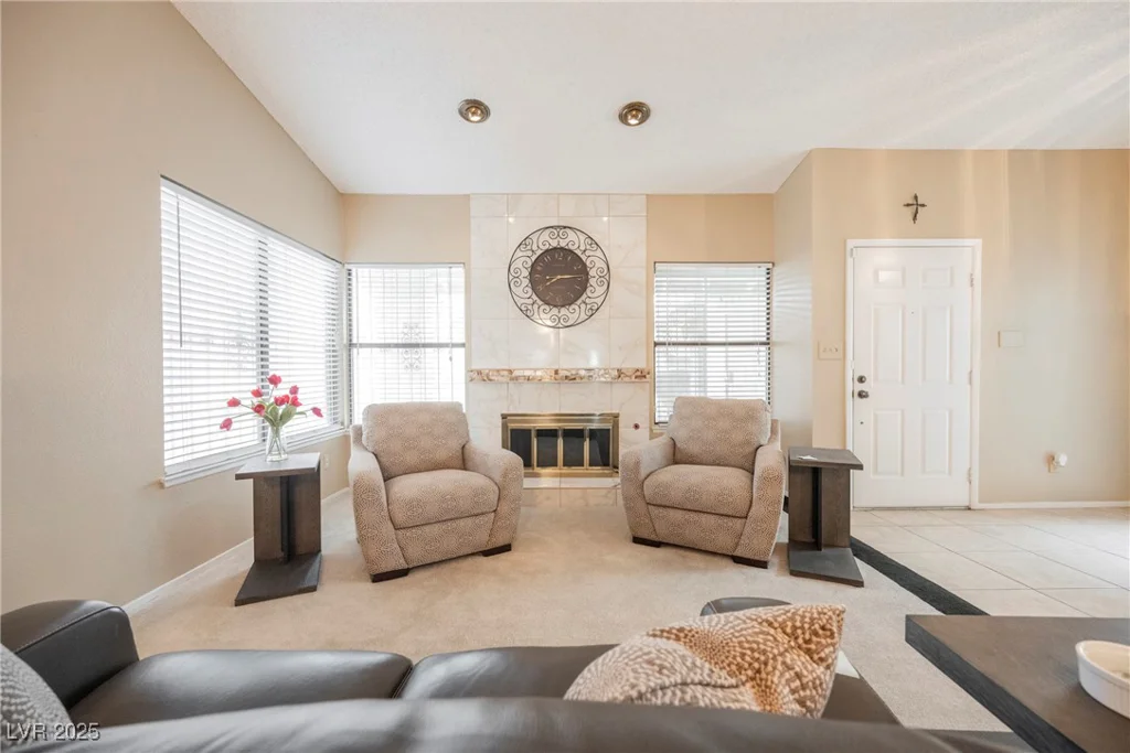 2015 Heritage Oaks, Las Vegas, NV 89119