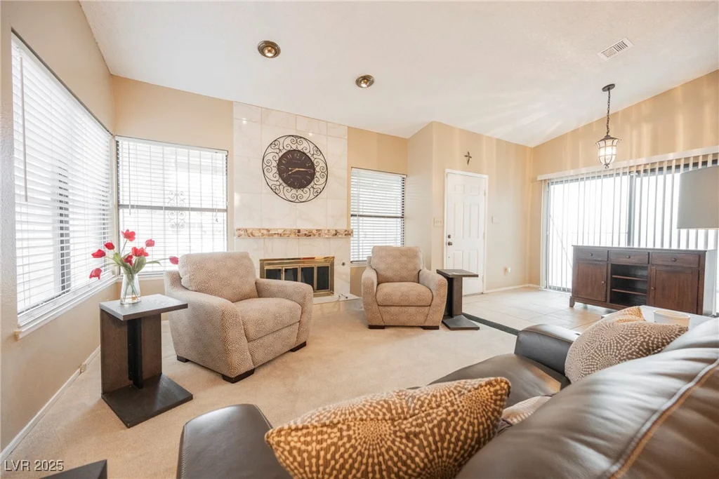 2015 Heritage Oaks, Las Vegas, NV 89119