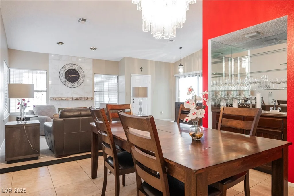 2015 Heritage Oaks, Las Vegas, NV 89119