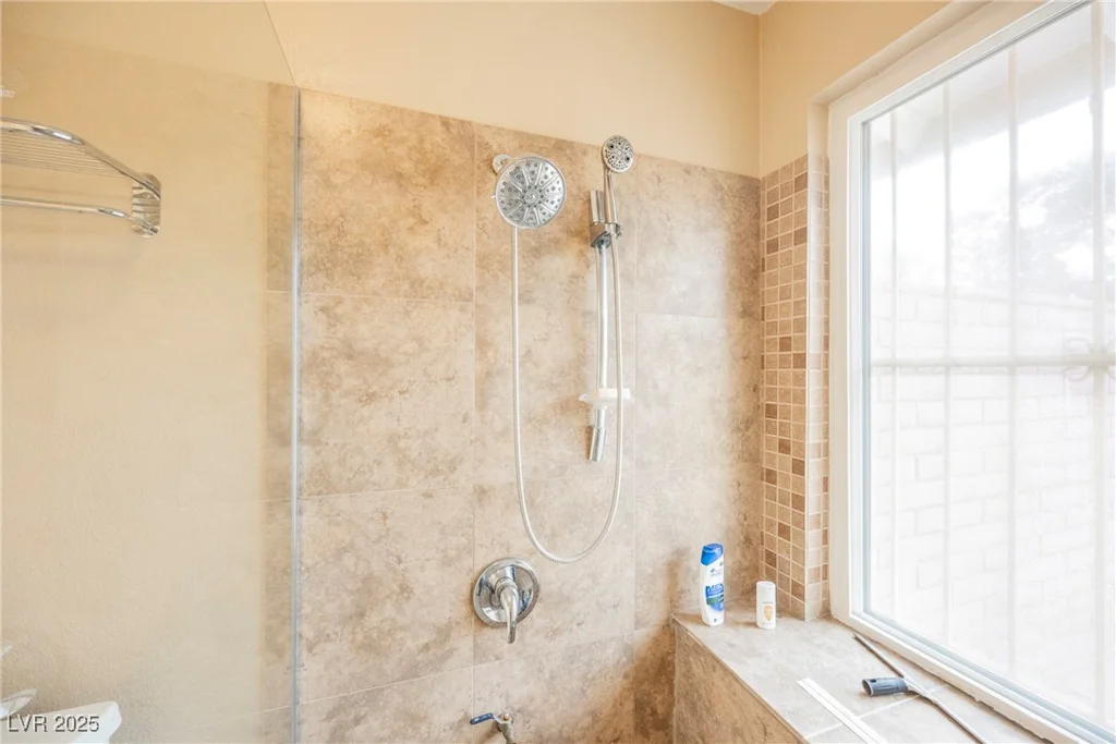2015 Heritage Oaks, Las Vegas, NV 89119