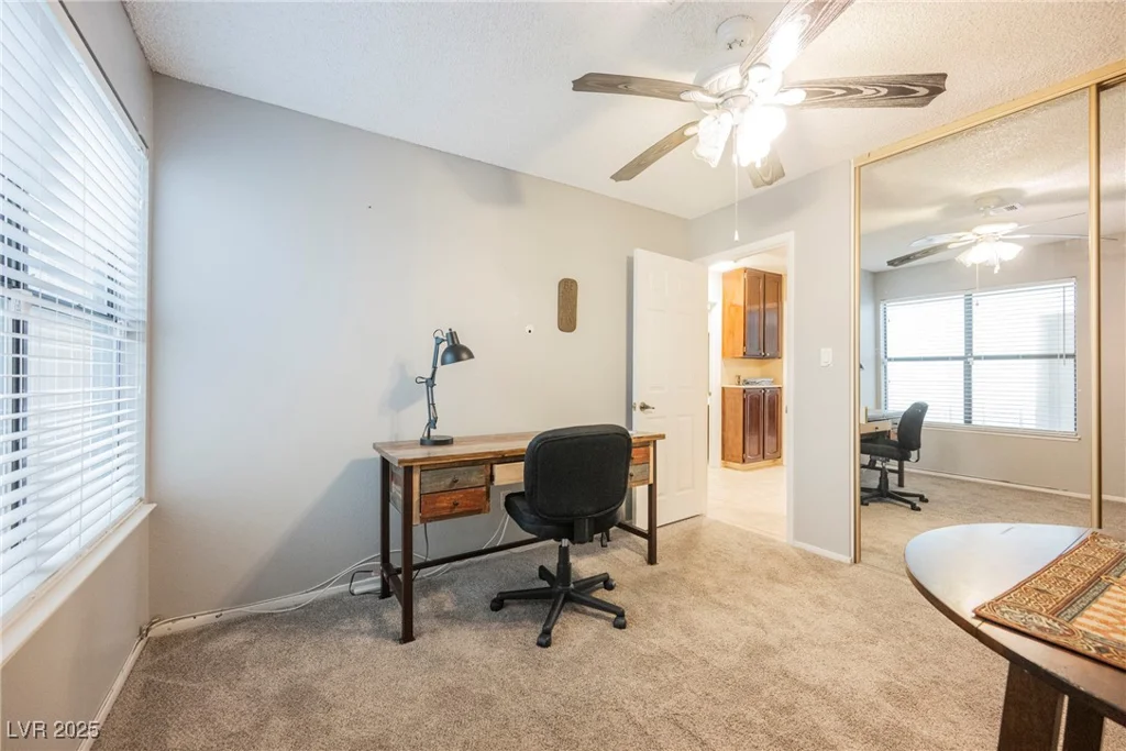 2015 Heritage Oaks, Las Vegas, NV 89119