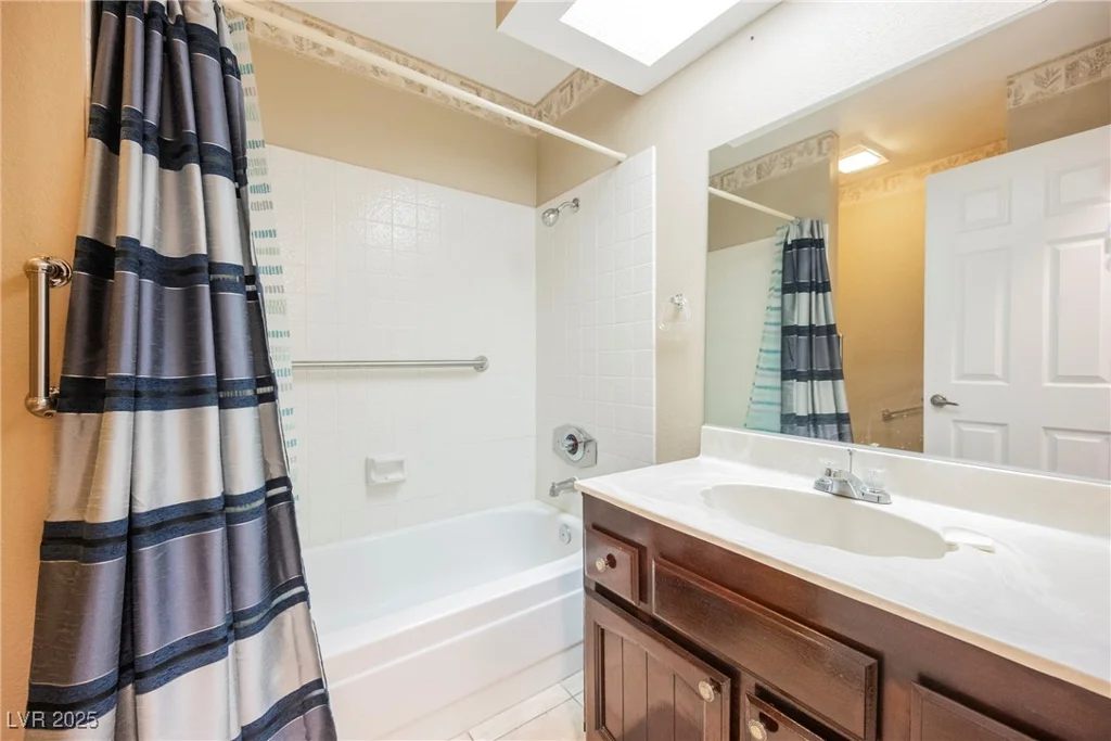 2015 Heritage Oaks, Las Vegas, NV 89119