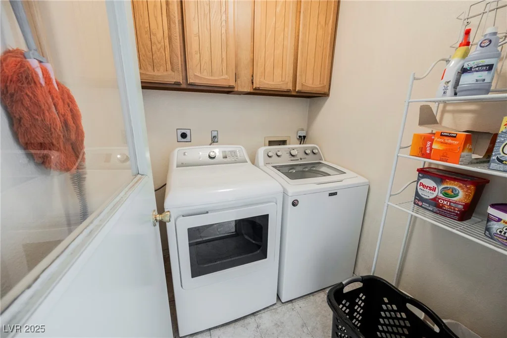 2015 Heritage Oaks, Las Vegas, NV 89119