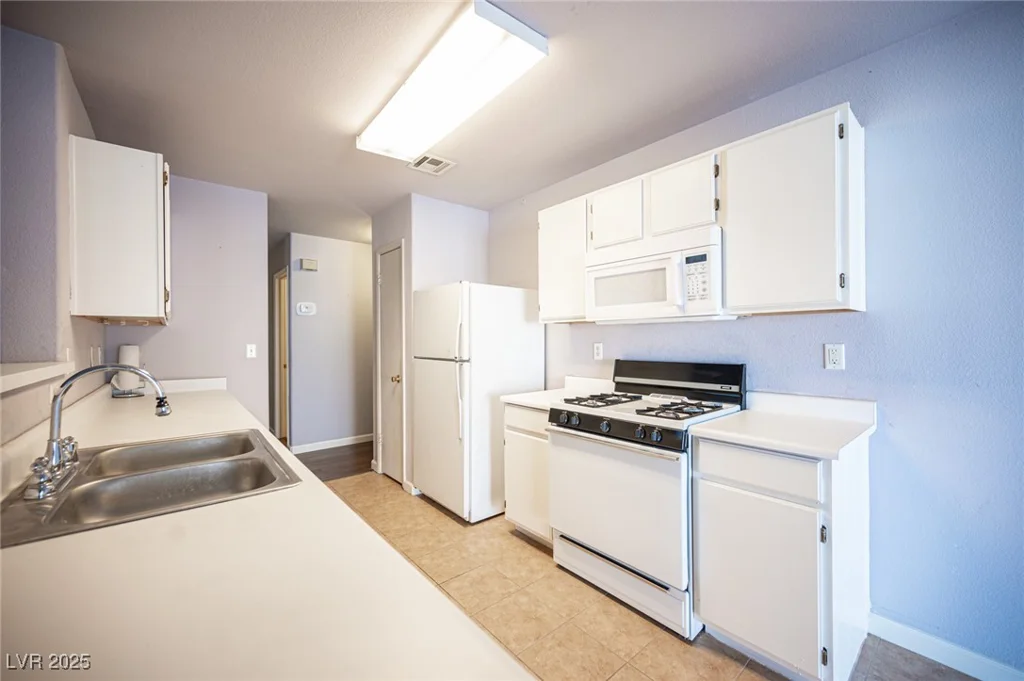 536 Roberta Alecia, North Las Vegas, NV 89031
