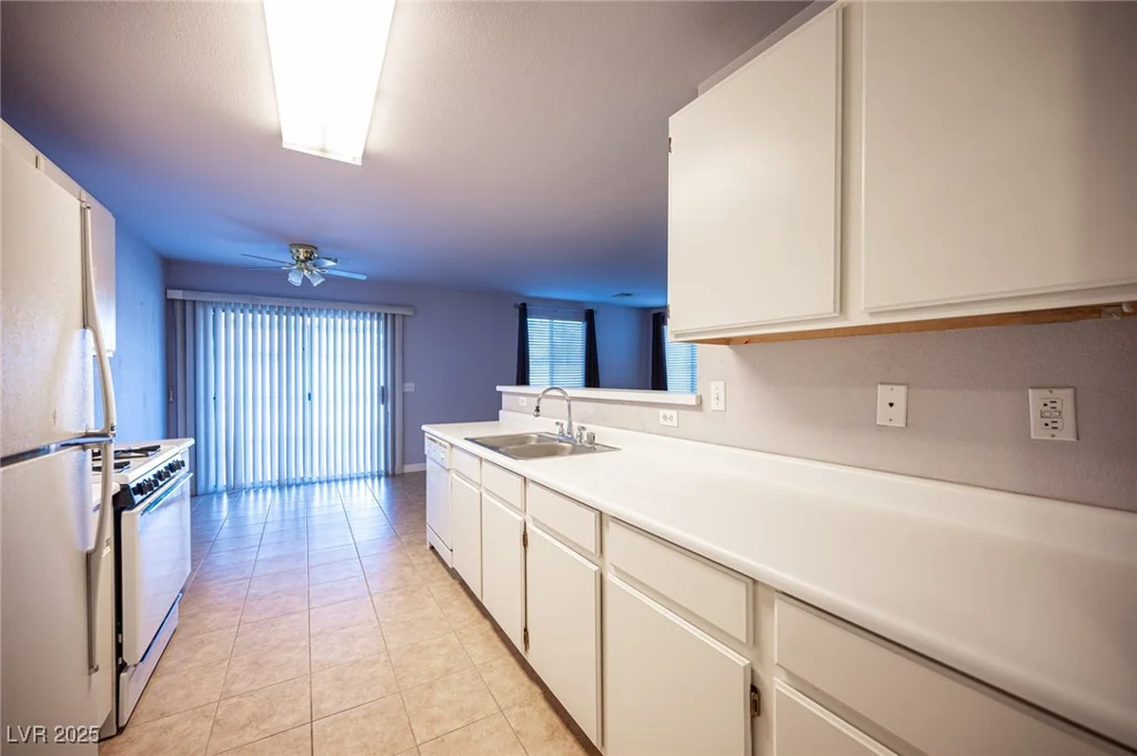 536 Roberta Alecia, North Las Vegas, NV 89031