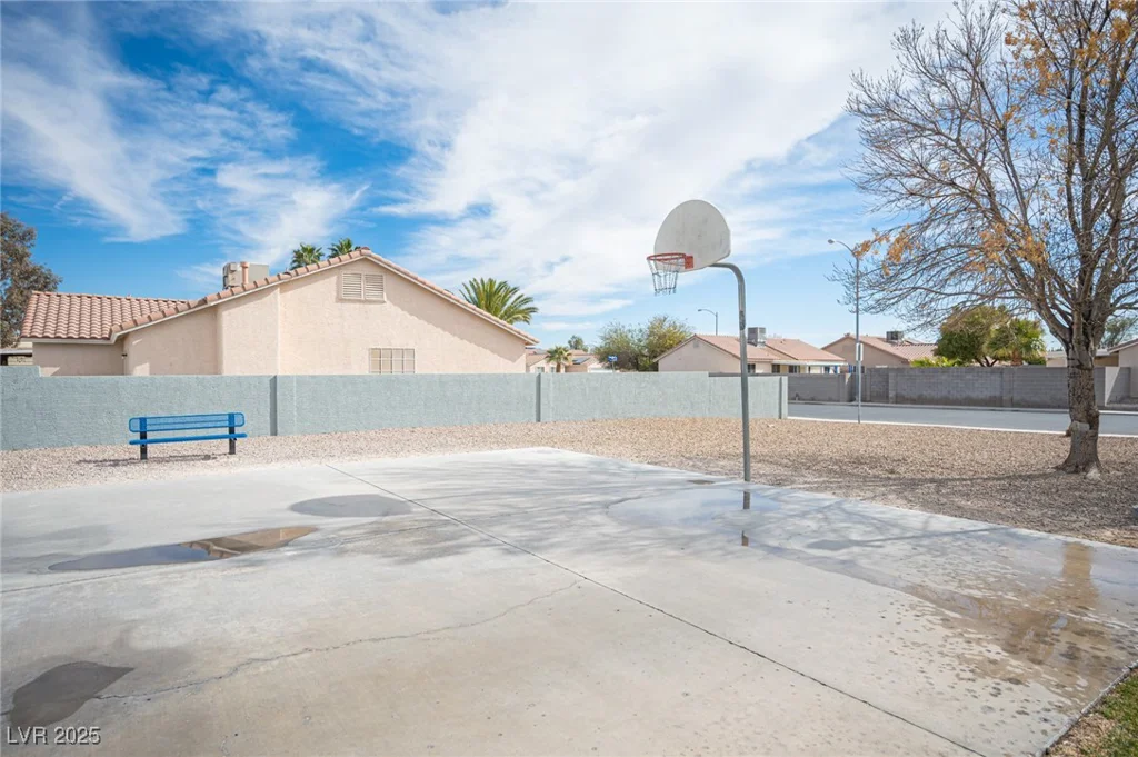 536 Roberta Alecia, North Las Vegas, NV 89031