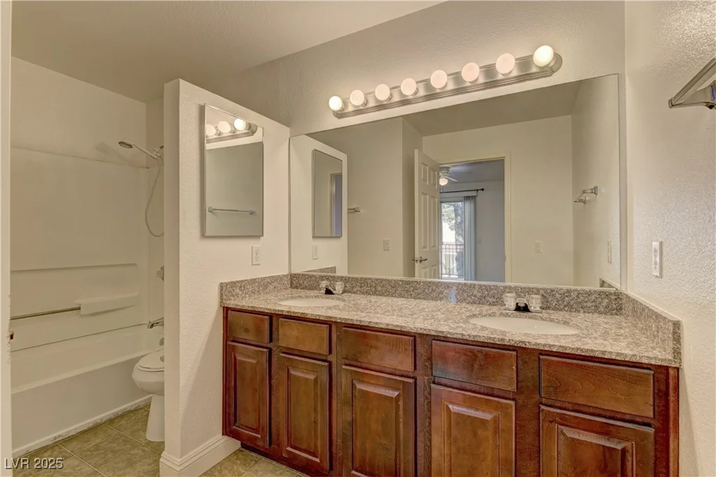 2801 Rainbow, Las Vegas, NV 89108