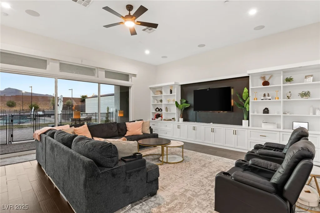 1121 Du Fort Hills, Henderson, NV 89002