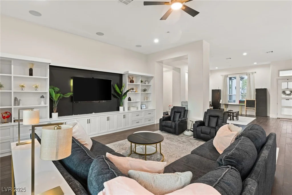 1121 Du Fort Hills, Henderson, NV 89002