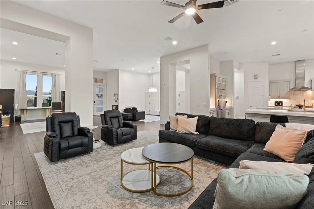 1121 Du Fort Hills, Henderson, NV 89002