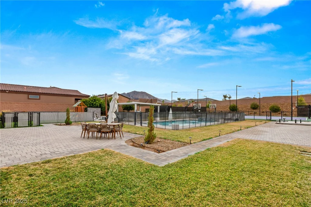 1121 Du Fort Hills, Henderson, NV 89002