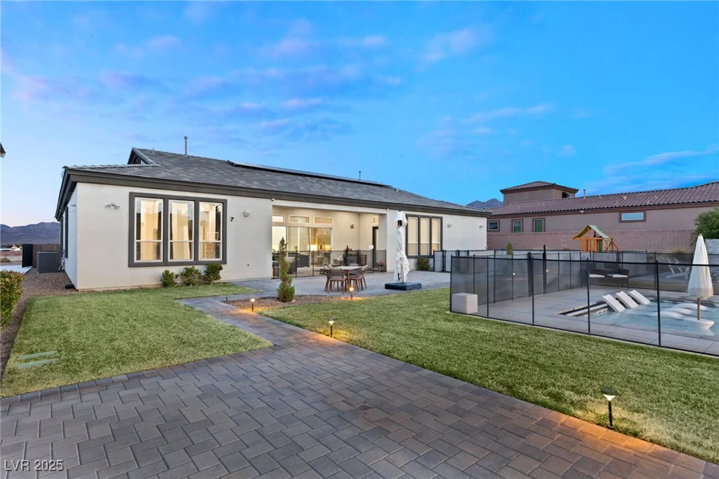 1121 Du Fort Hills, Henderson, NV 89002