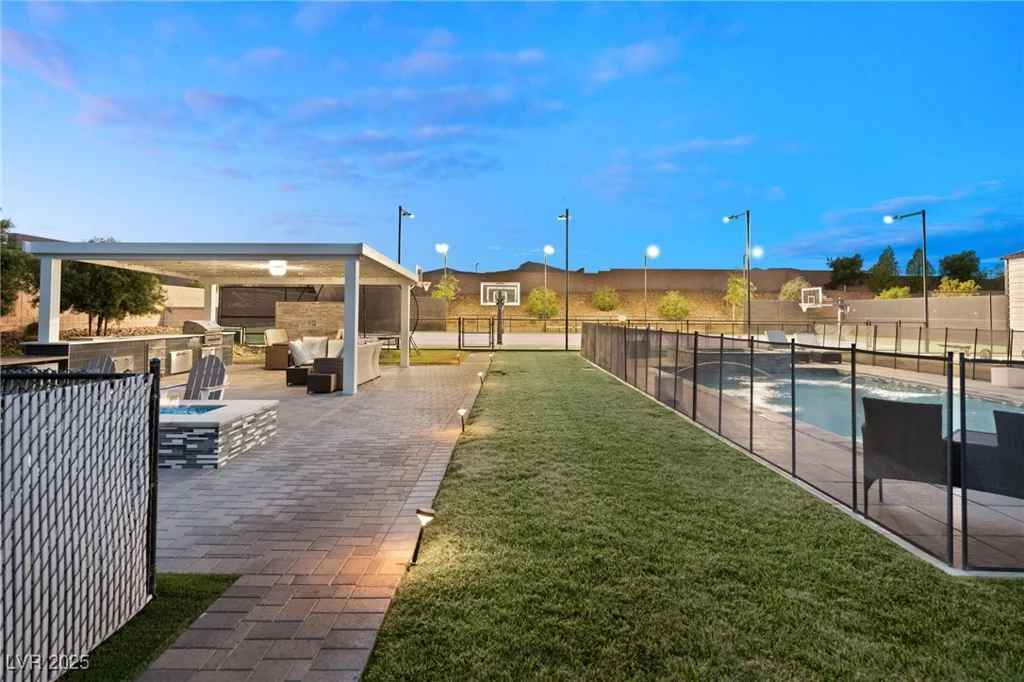 1121 Du Fort Hills, Henderson, NV 89002