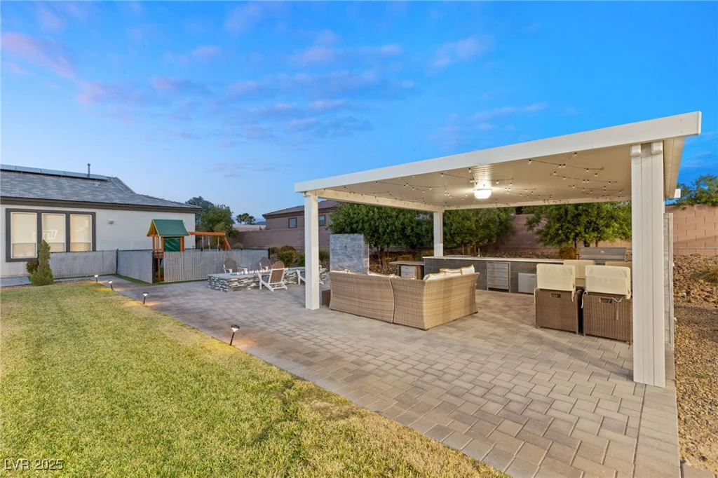 1121 Du Fort Hills, Henderson, NV 89002