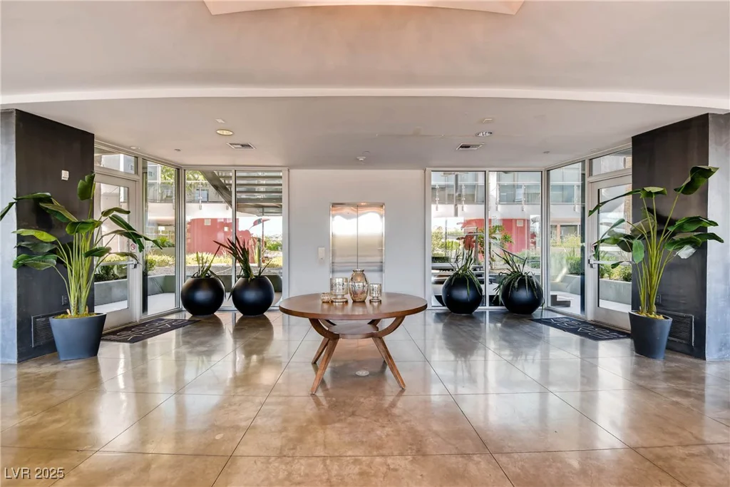 8925 Flamingo, Las Vegas, NV 89147