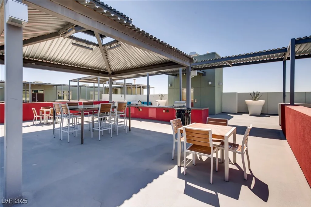 8925 Flamingo, Las Vegas, NV 89147