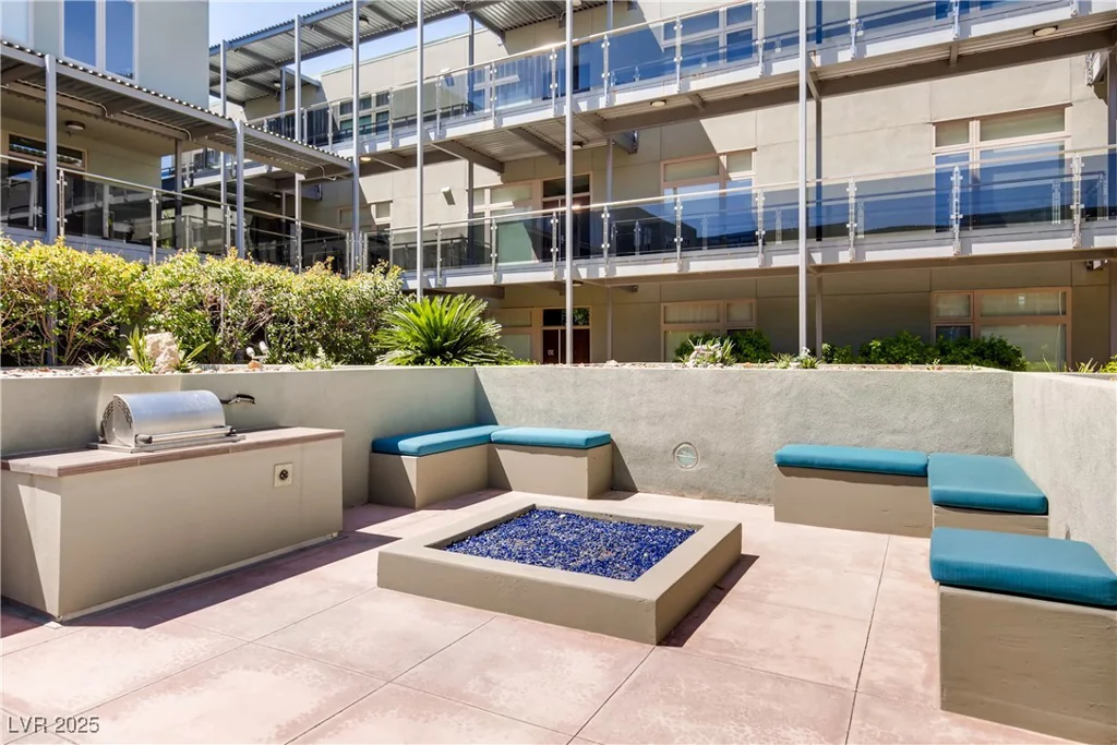 8925 Flamingo, Las Vegas, NV 89147