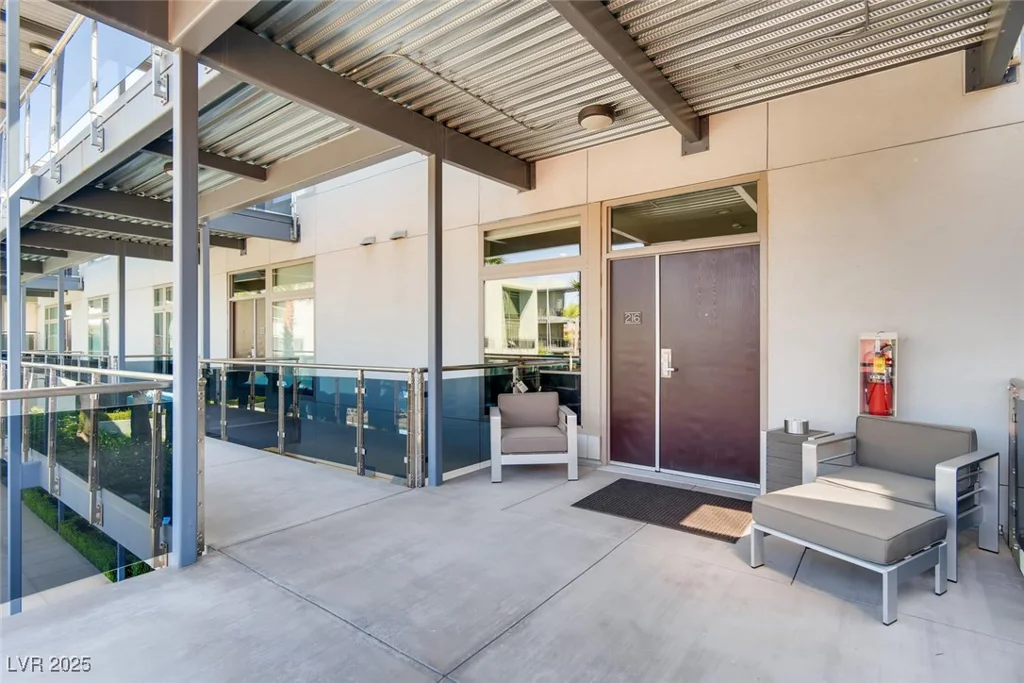 8925 Flamingo, Las Vegas, NV 89147