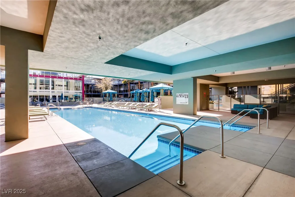 8925 Flamingo, Las Vegas, NV 89147