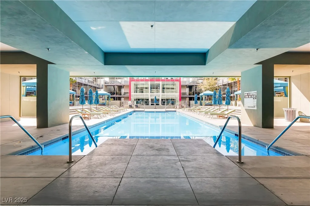 8925 Flamingo, Las Vegas, NV 89147