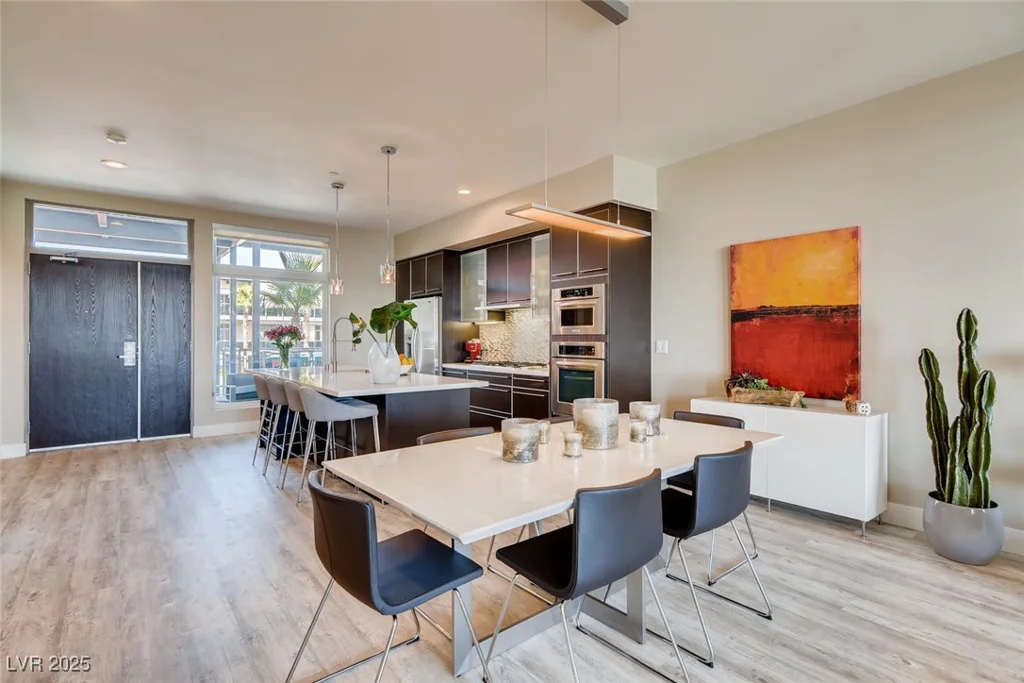 8925 Flamingo, Las Vegas, NV 89147