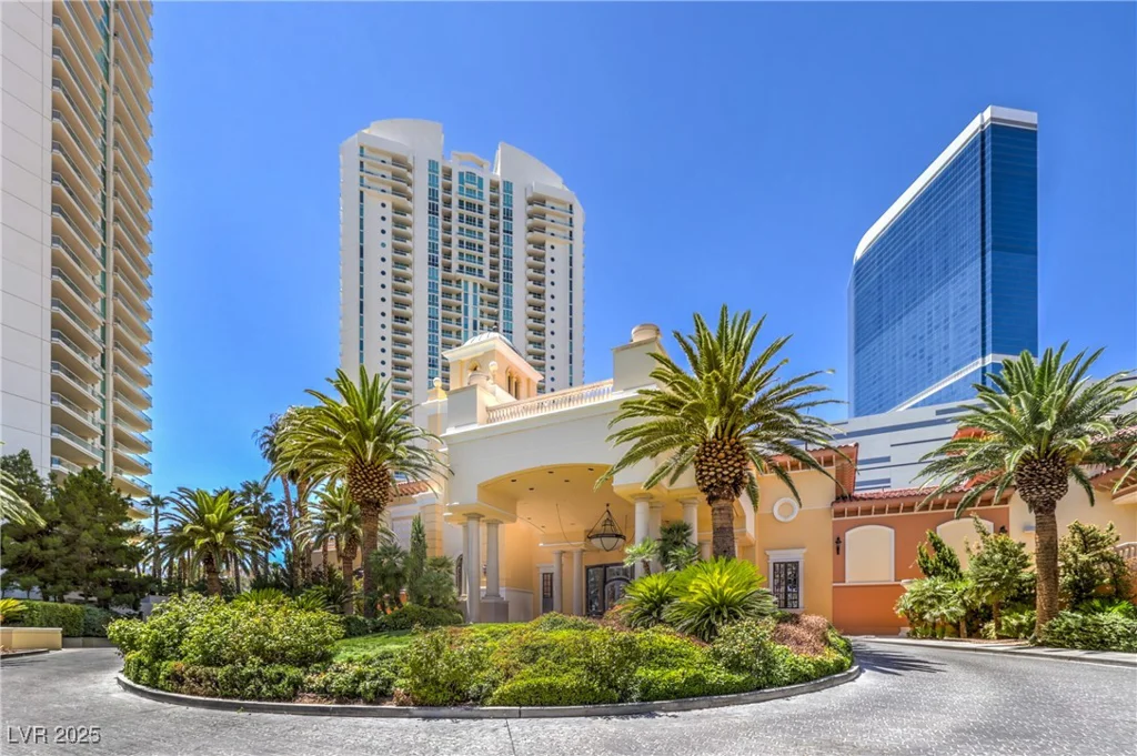 2877 Paradise, Las Vegas, NV 89109
