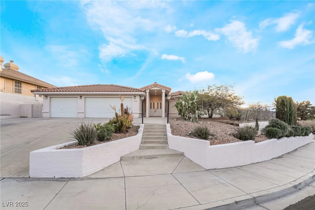 1044 Geranium, Henderson, NV 89011