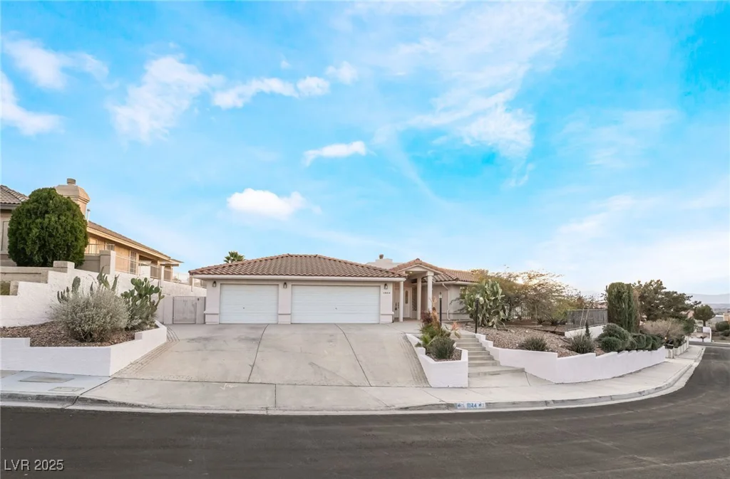 1044 Geranium, Henderson, NV 89011