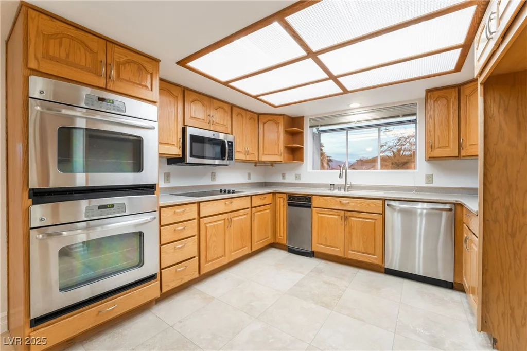 1044 Geranium, Henderson, NV 89011