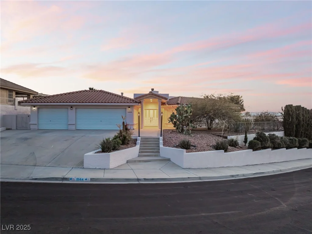 1044 Geranium, Henderson, NV 89011