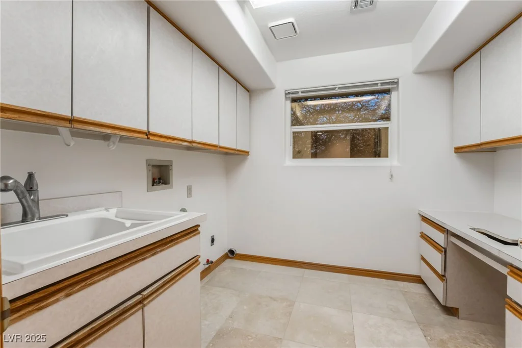 1044 Geranium, Henderson, NV 89011