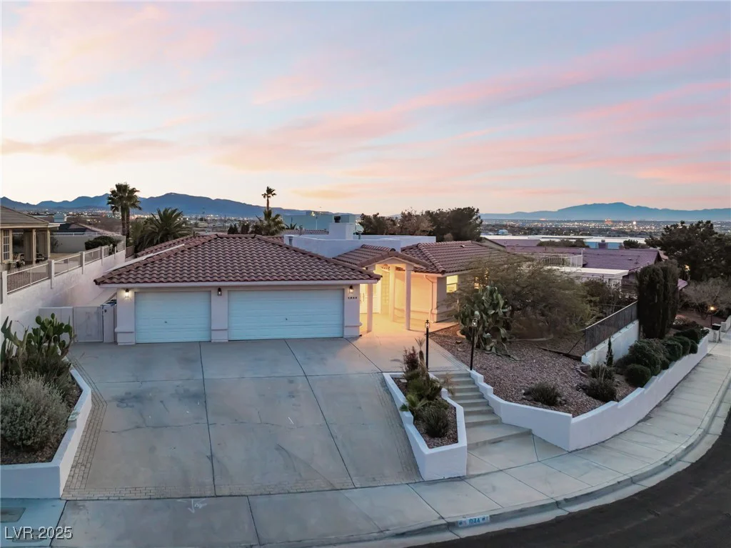 1044 Geranium, Henderson, NV 89011