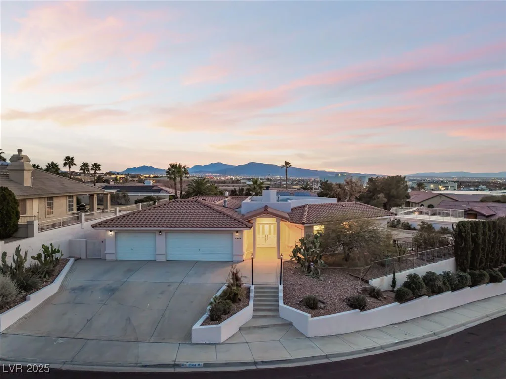 1044 Geranium, Henderson, NV 89011