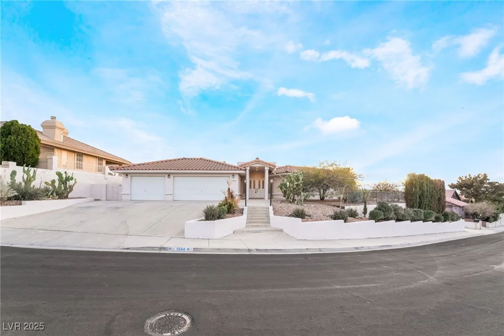 1044 Geranium, Henderson, NV 89011