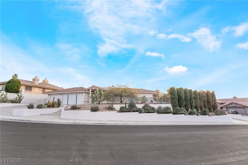 1044 Geranium, Henderson, NV 89011