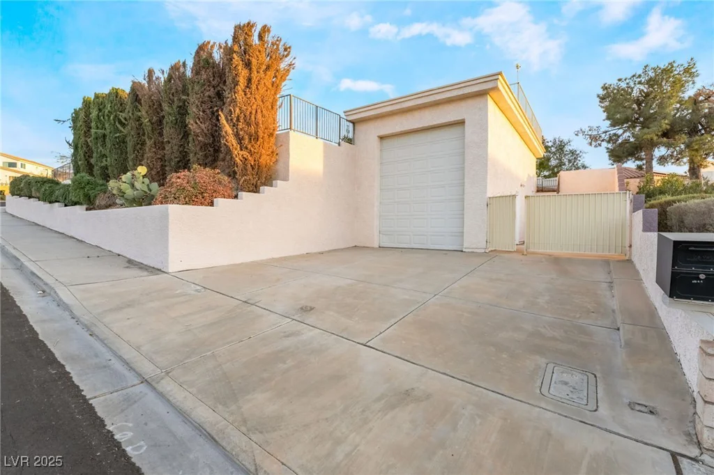 1044 Geranium, Henderson, NV 89011