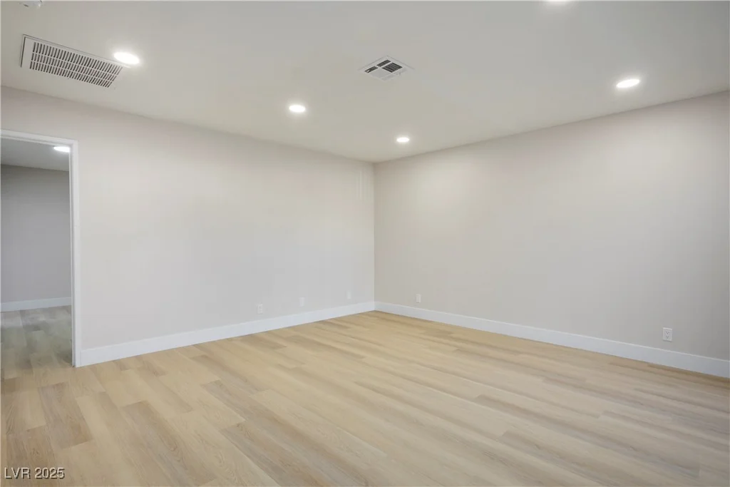 253 Lamb, Las Vegas, NV 89110