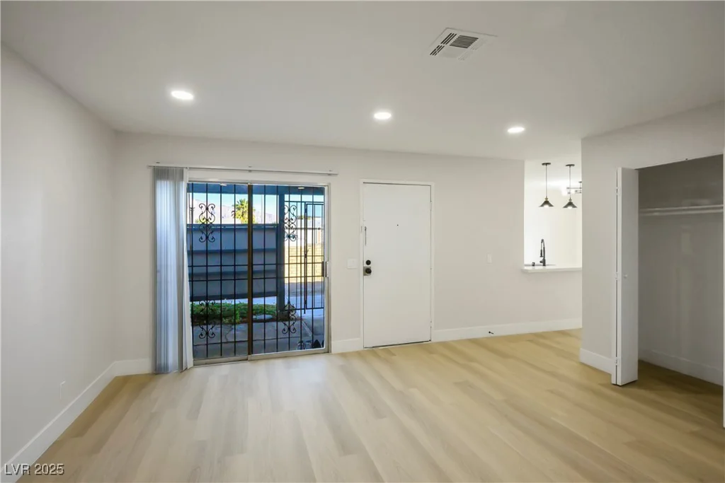 253 Lamb, Las Vegas, NV 89110