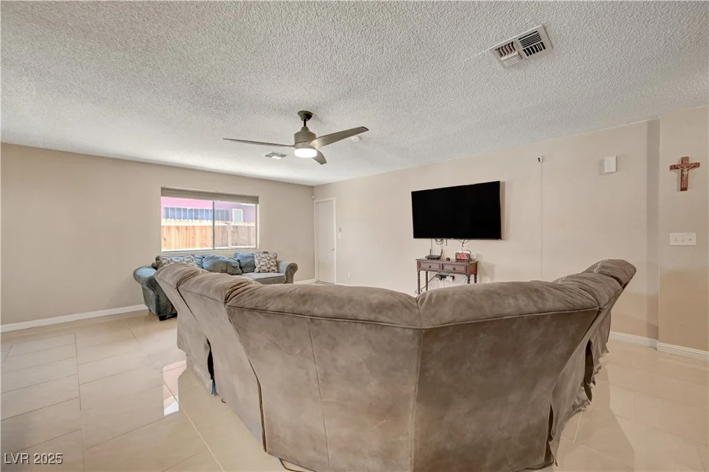 3910 Geist, Las Vegas, NV 89115