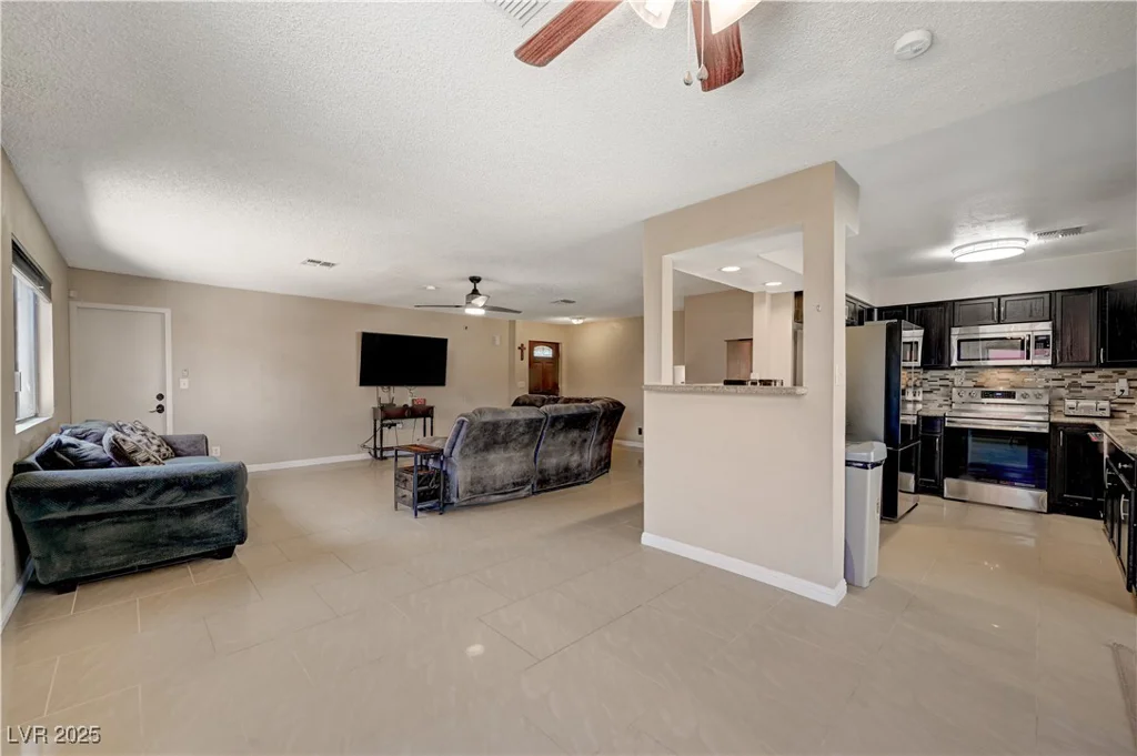 3910 Geist, Las Vegas, NV 89115