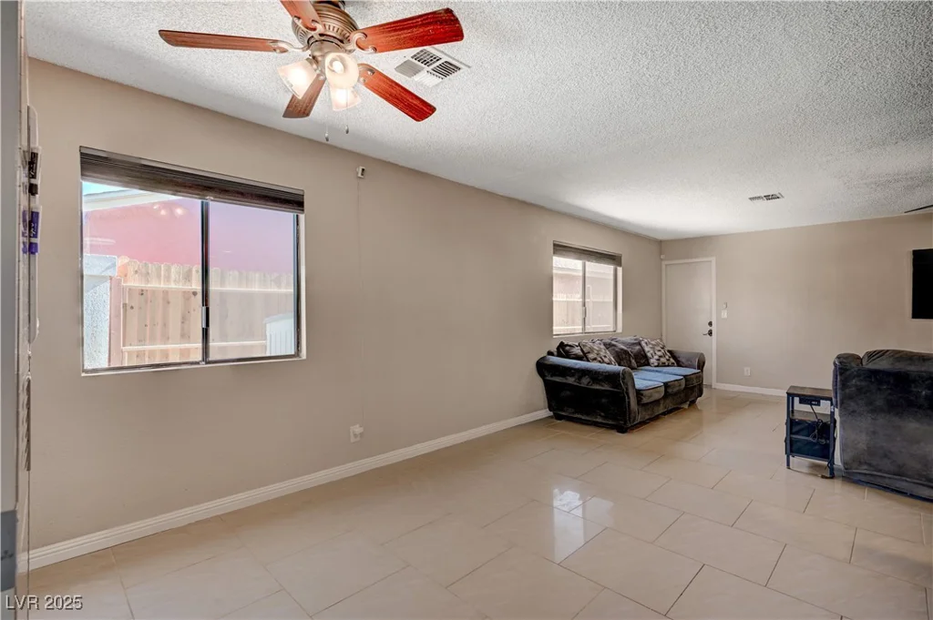 3910 Geist, Las Vegas, NV 89115