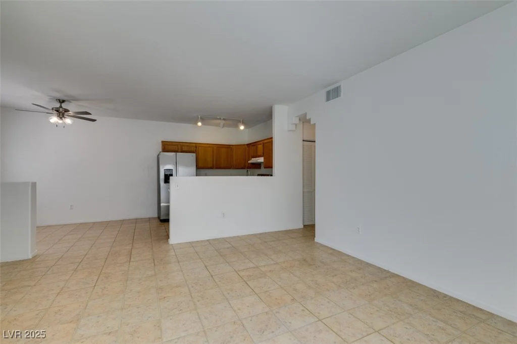 2110 Los Feliz, Las Vegas, NV 89156