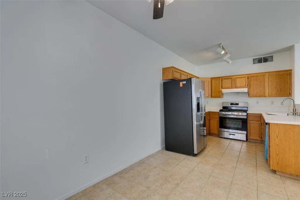 2110 Los Feliz, Las Vegas, NV 89156