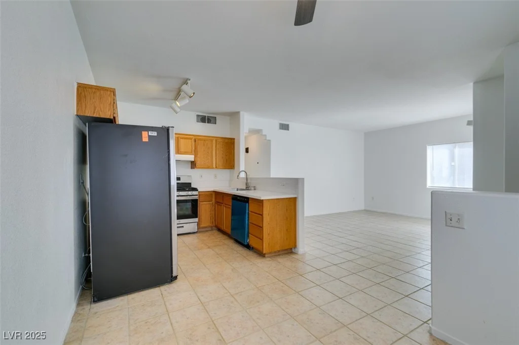 2110 Los Feliz, Las Vegas, NV 89156