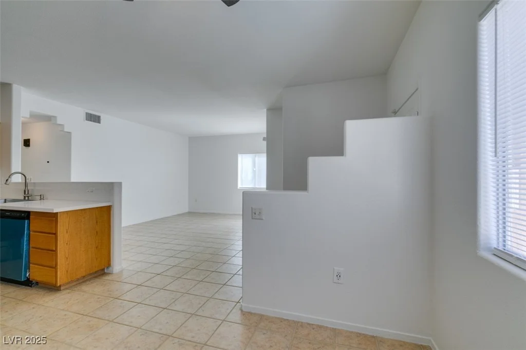 2110 Los Feliz, Las Vegas, NV 89156