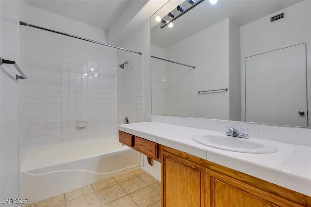 2110 Los Feliz, Las Vegas, NV 89156